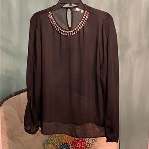 Trendy open arm top with rhinestones Size Large